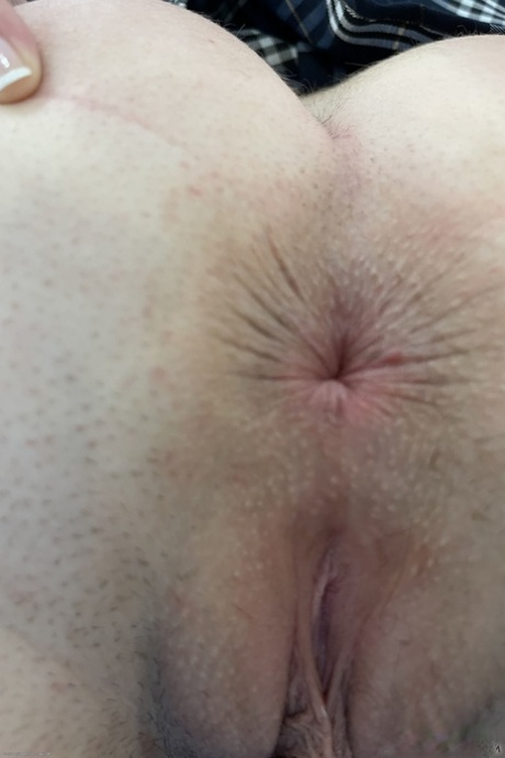Skinny schoolgirl Reese Robbins exposing her big booty and holes up close